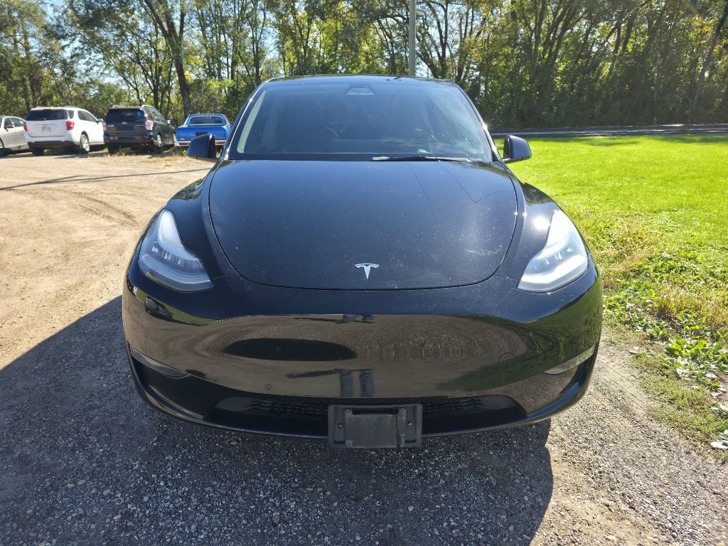 Photo 2 of this TESLA MODEL Y