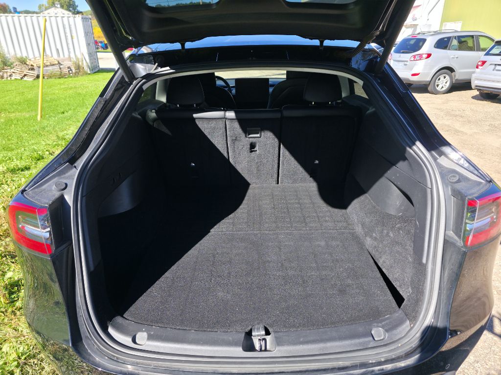 Photo 12 of this TESLA MODEL Y