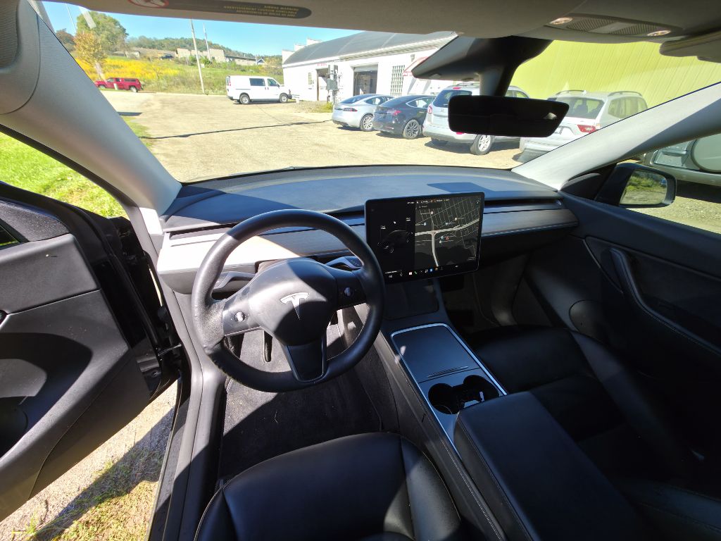 Photo 10 of this TESLA MODEL Y