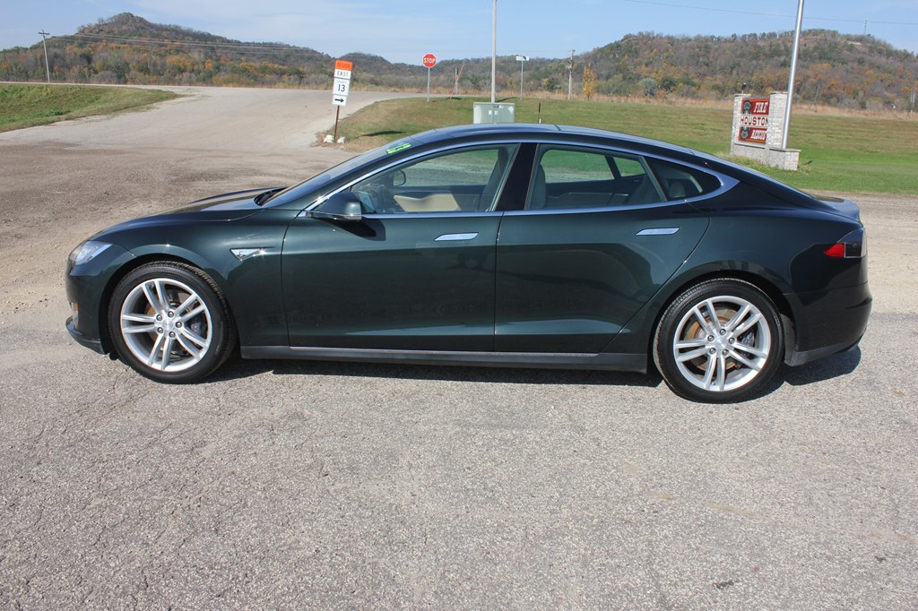 Photo 8 of this TESLA MODEL S