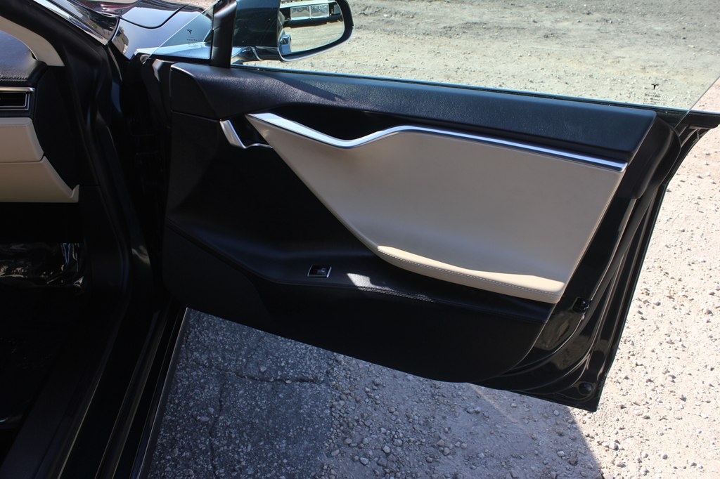 Photo 30 of this TESLA MODEL S
