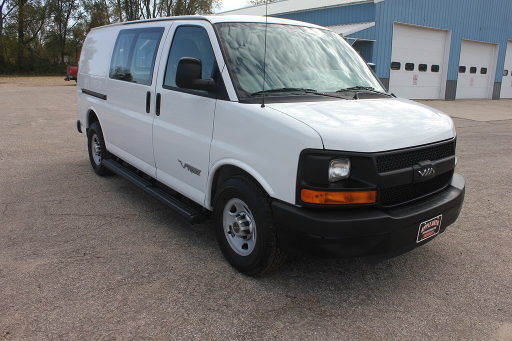 Photo 3 of this CHEVROLET EXPRESS