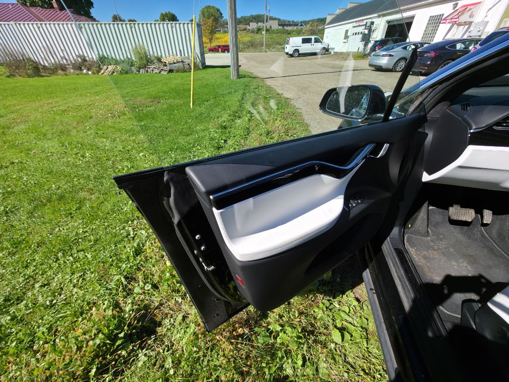 Photo 6 of this TESLA MODEL X