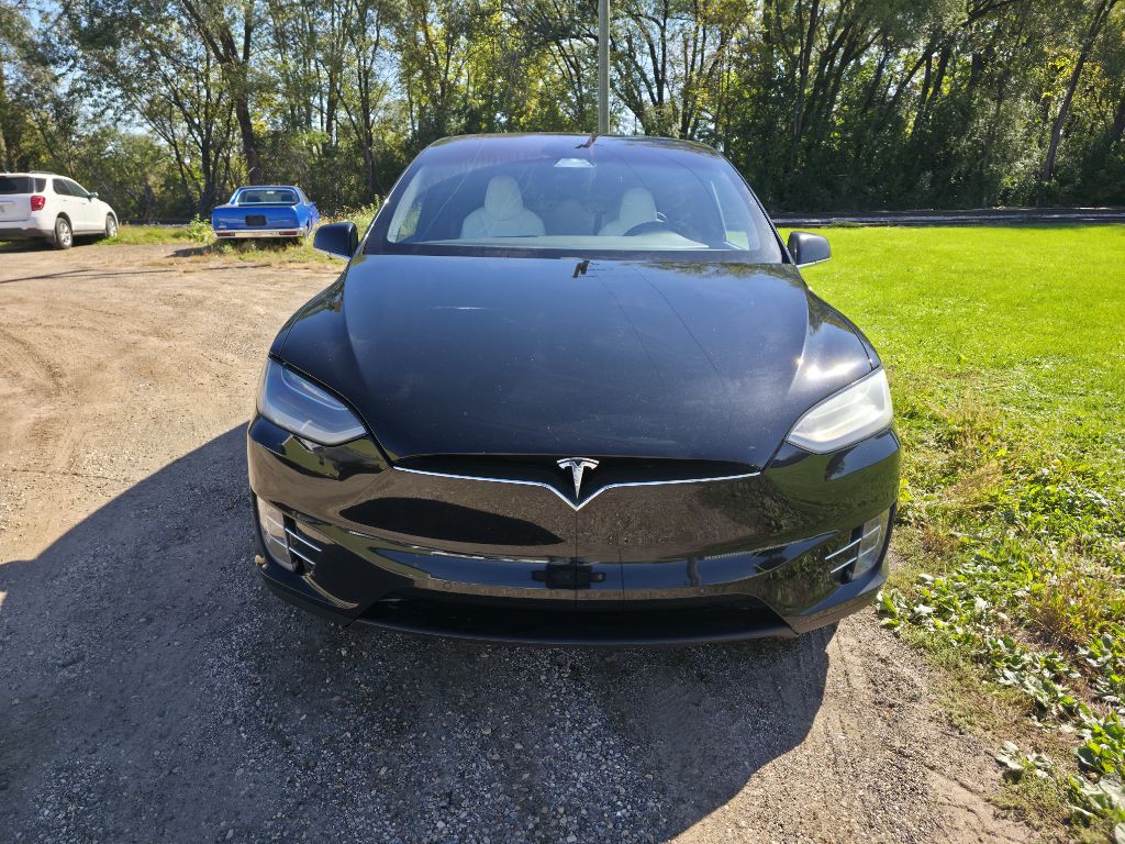 Photo 2 of this TESLA MODEL X