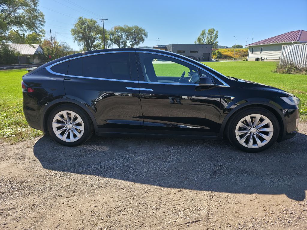 Photo 3 of this TESLA MODEL X