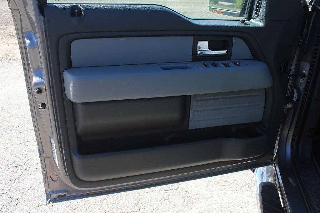 Photo 25 of this FORD F-150
