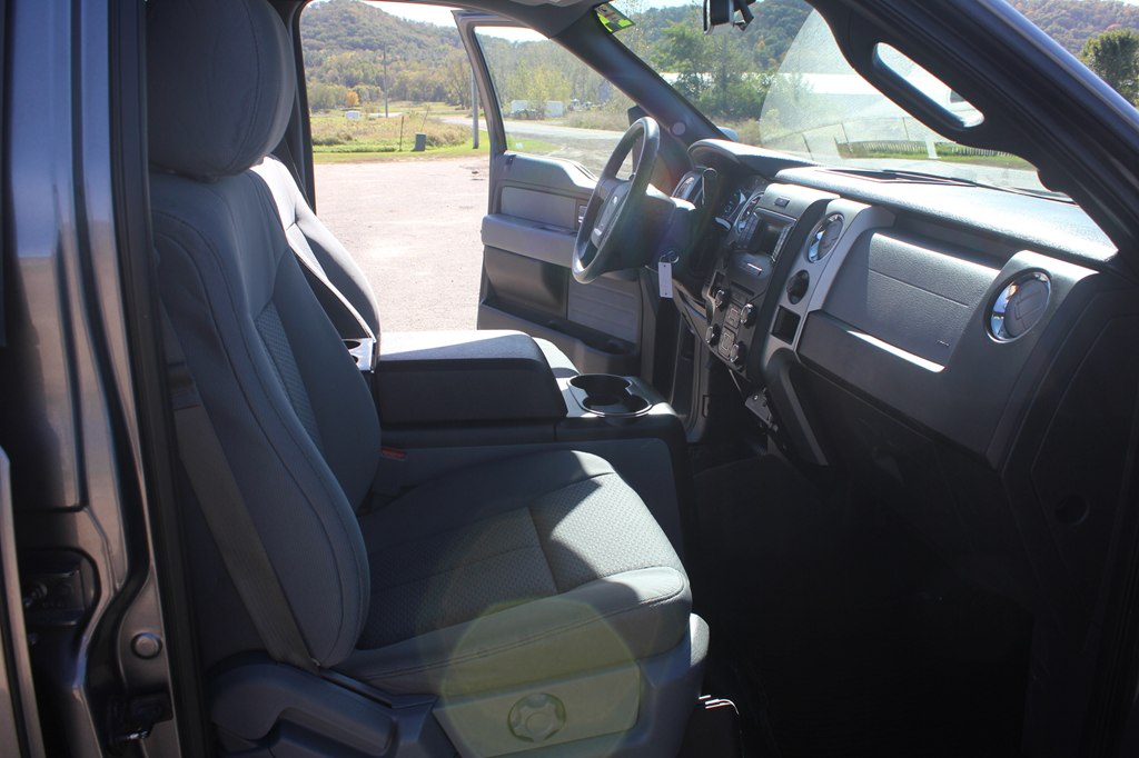 Photo 30 of this FORD F-150