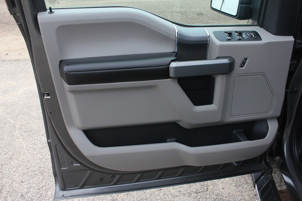 Photo 27 of this FORD F-150