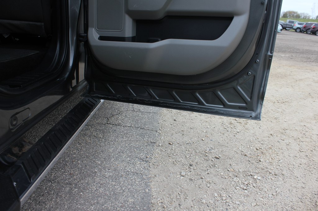 Photo 46 of this FORD F-150