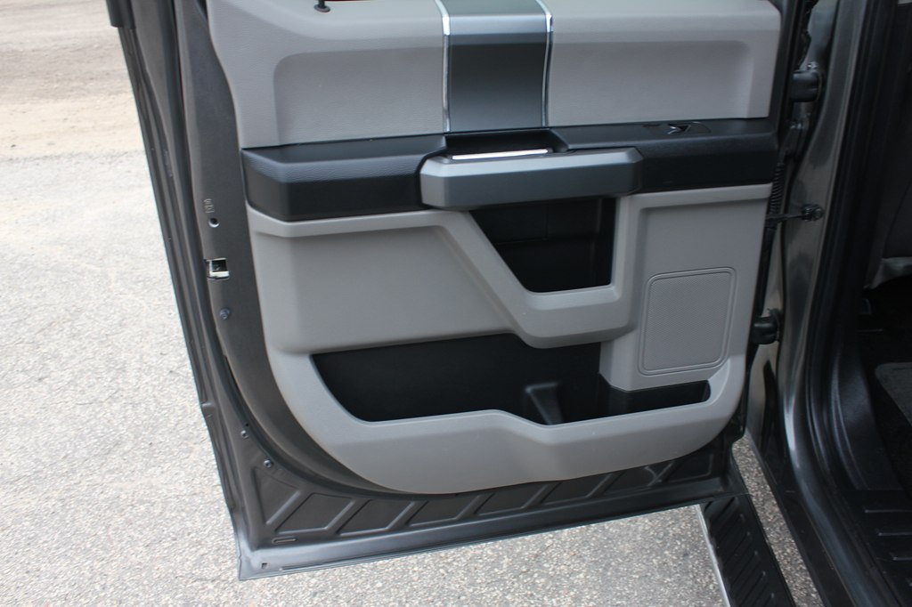 Photo 36 of this FORD F-150