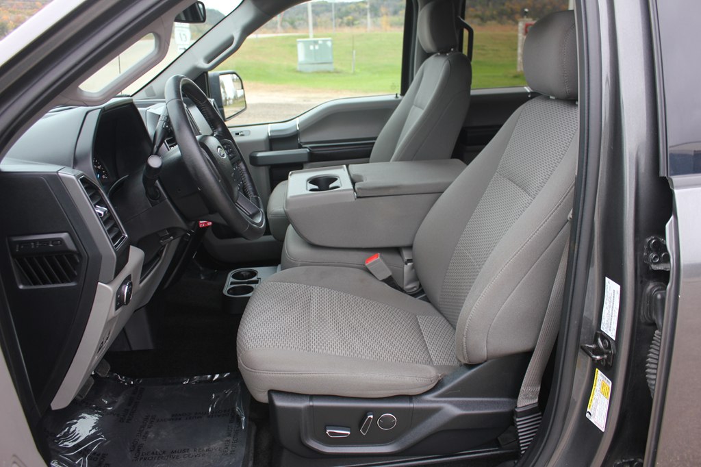 Photo 28 of this FORD F-150