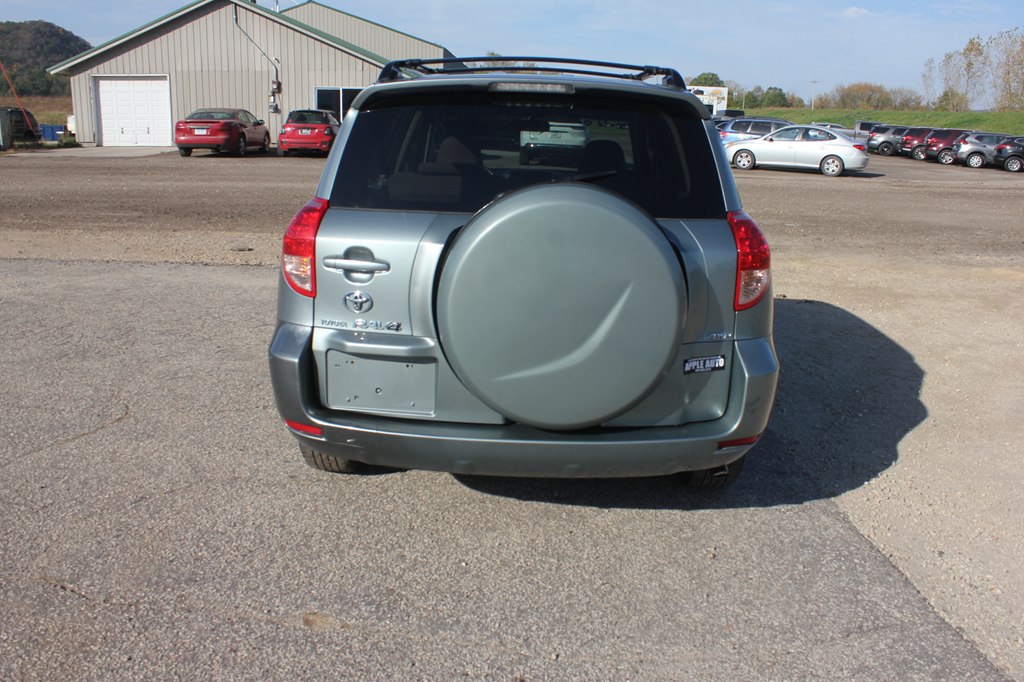 Photo 6 of this TOYOTA RAV4