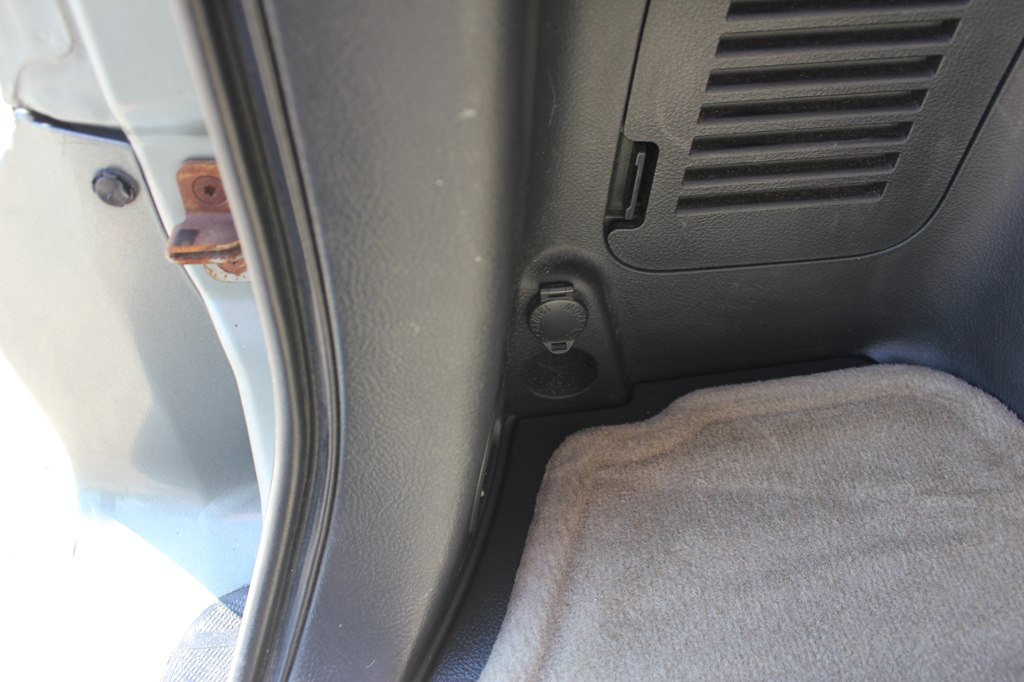 Photo 38 of this TOYOTA RAV4