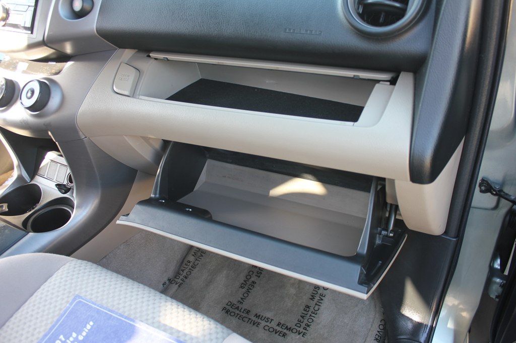 Photo 30 of this TOYOTA RAV4
