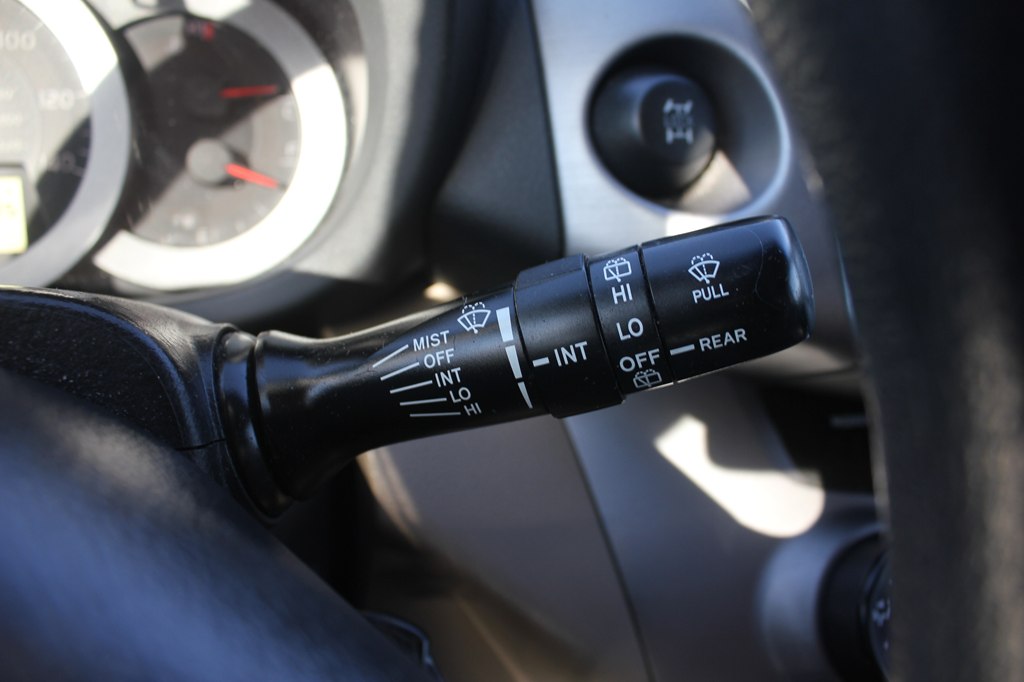 Photo 13 of this TOYOTA RAV4