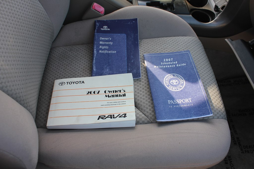 Photo 29 of this TOYOTA RAV4