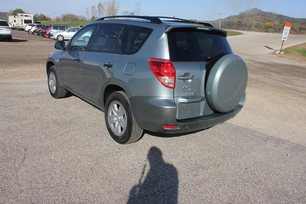 Photo 7 of this TOYOTA RAV4