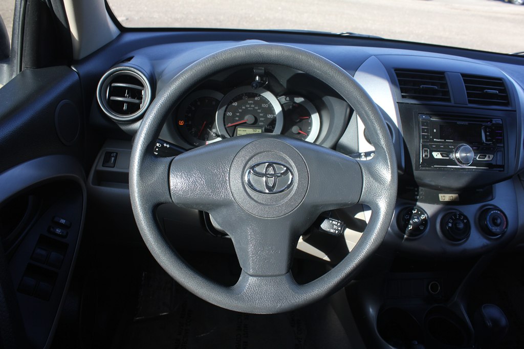 Photo 10 of this TOYOTA RAV4