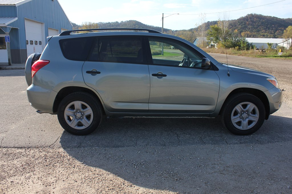 Photo 4 of this TOYOTA RAV4