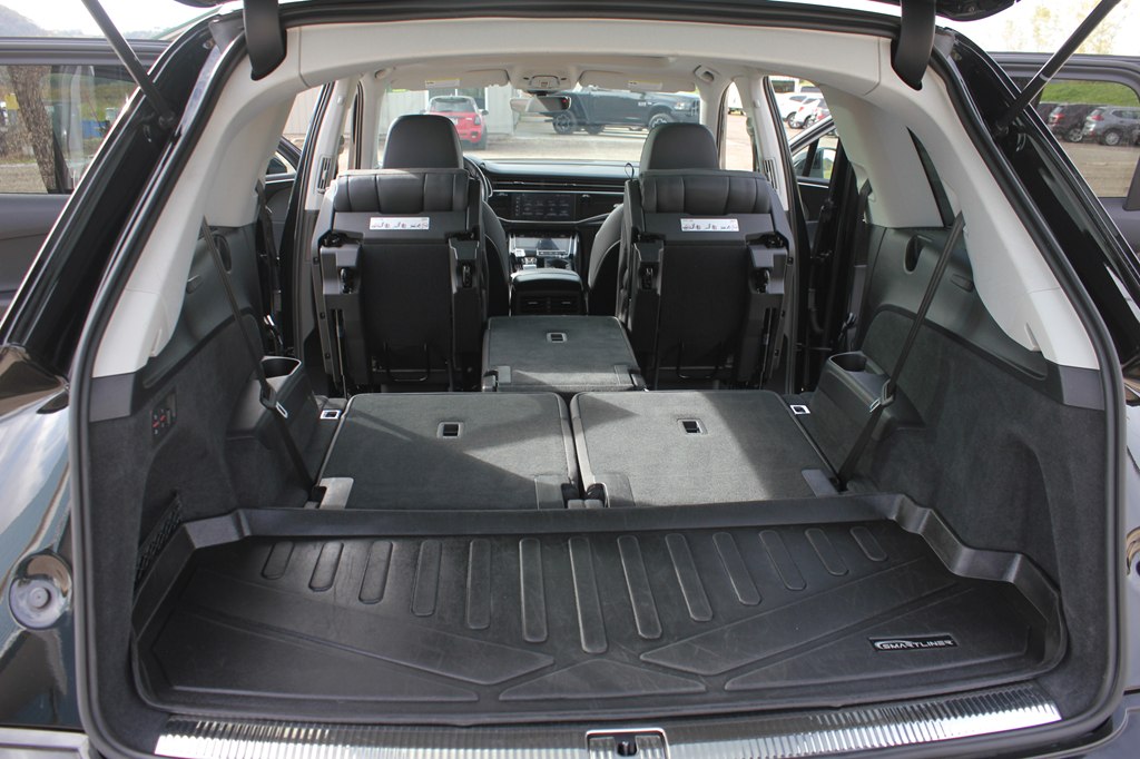 Photo 44 of this AUDI Q7