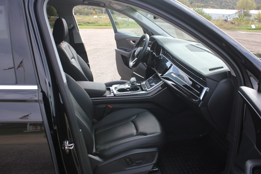 Photo 33 of this AUDI Q7