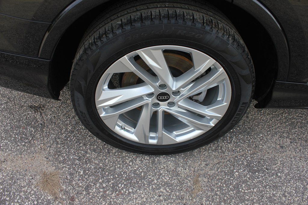 Photo 60 of this AUDI Q7