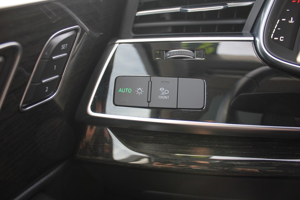 Photo 17 of this AUDI Q7