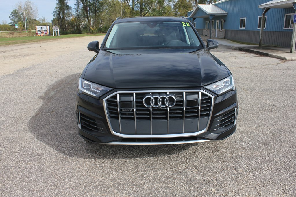 Photo 2 of this AUDI Q7