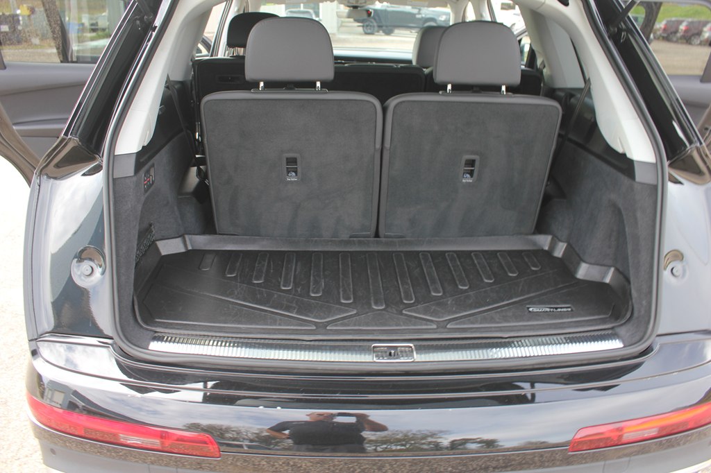 Photo 47 of this AUDI Q7