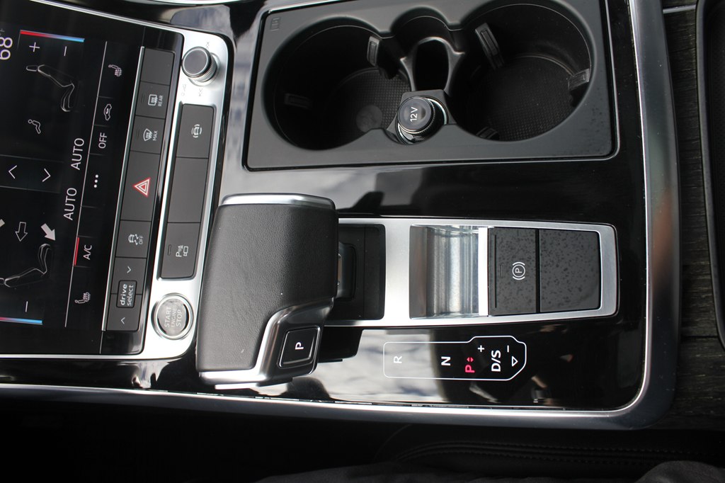 Photo 21 of this AUDI Q7