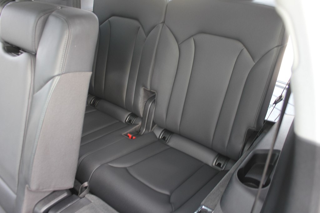 Photo 42 of this AUDI Q7