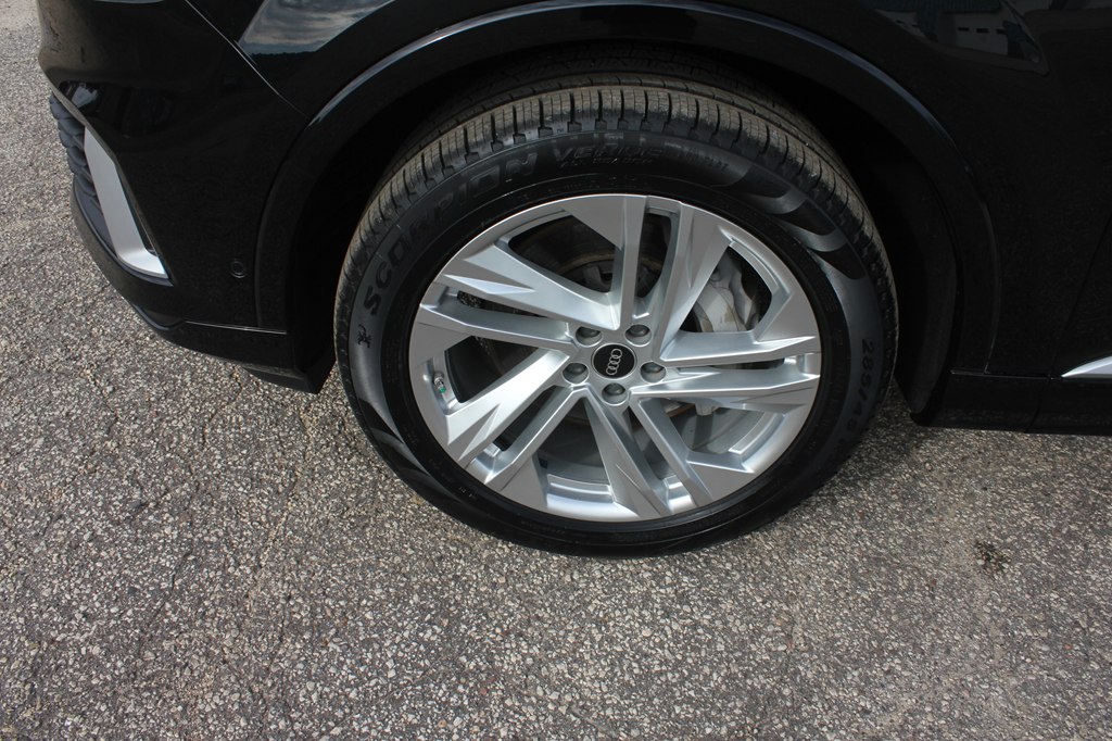 Photo 62 of this AUDI Q7