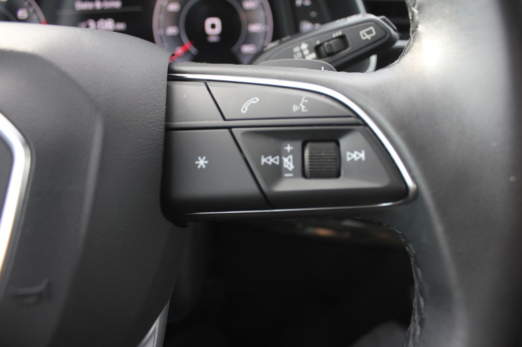 Photo 13 of this AUDI Q7