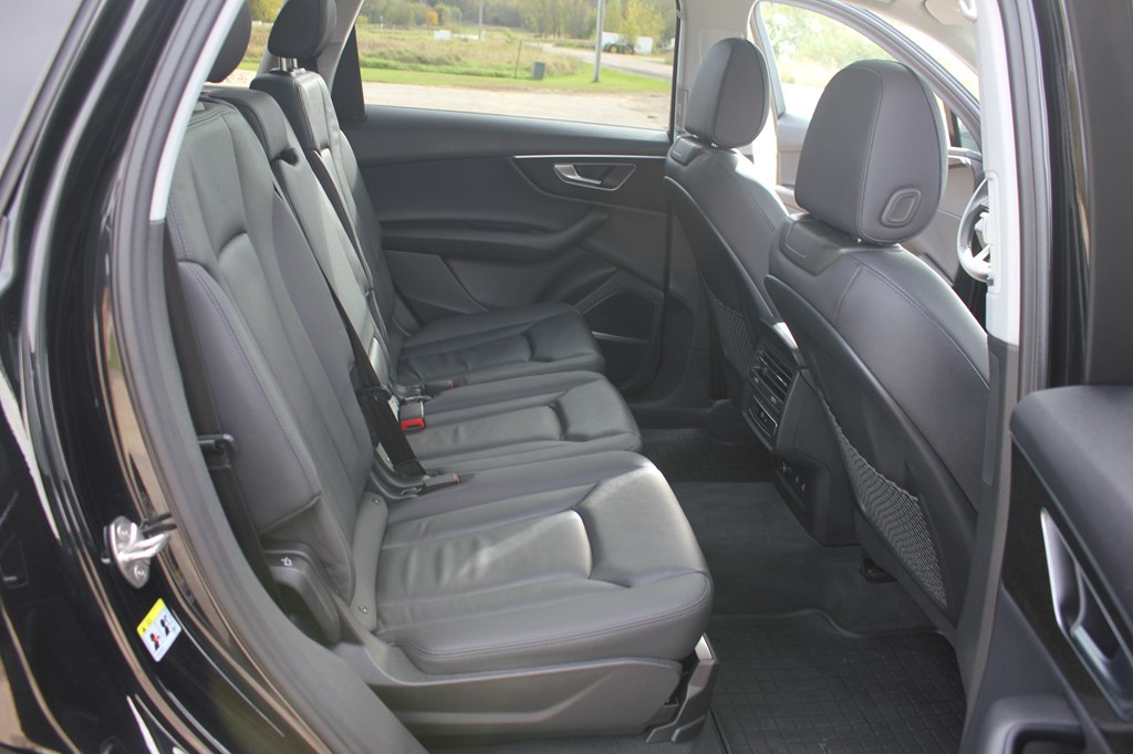 Photo 37 of this AUDI Q7