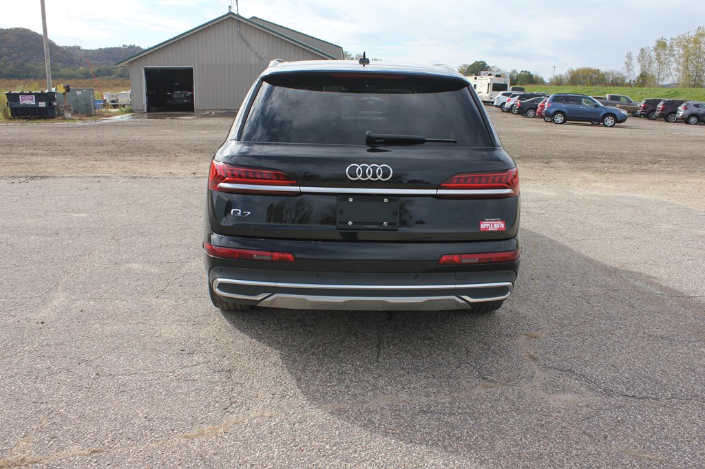 Photo 6 of this AUDI Q7