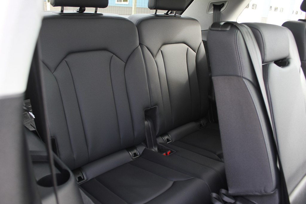 Photo 39 of this AUDI Q7