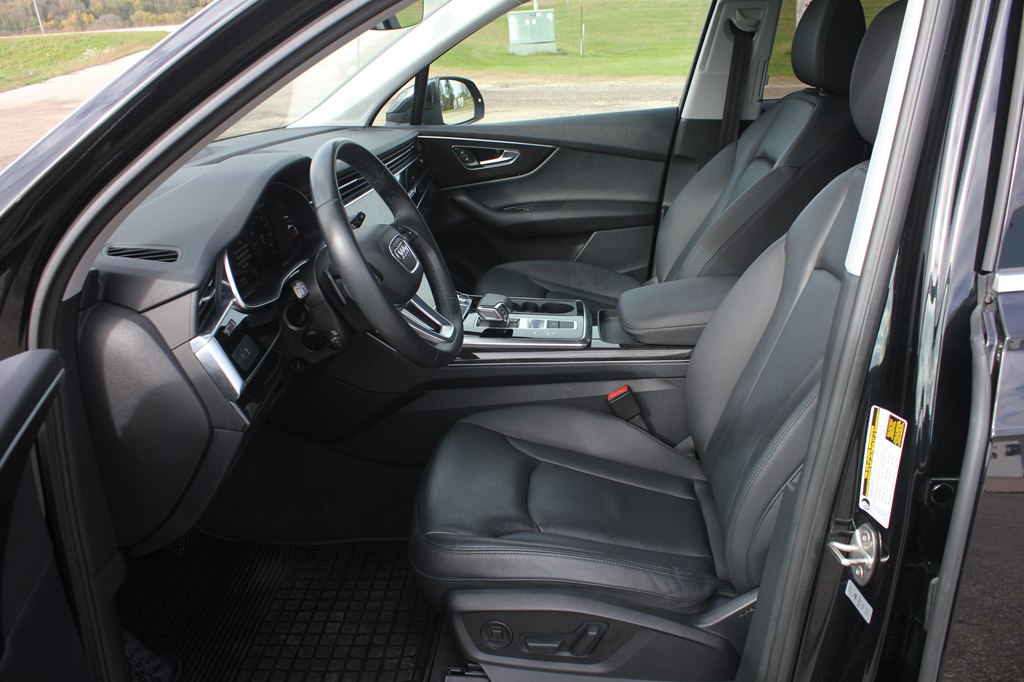 Photo 30 of this AUDI Q7