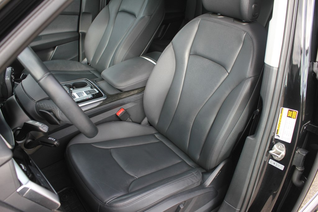 Photo 31 of this AUDI Q7