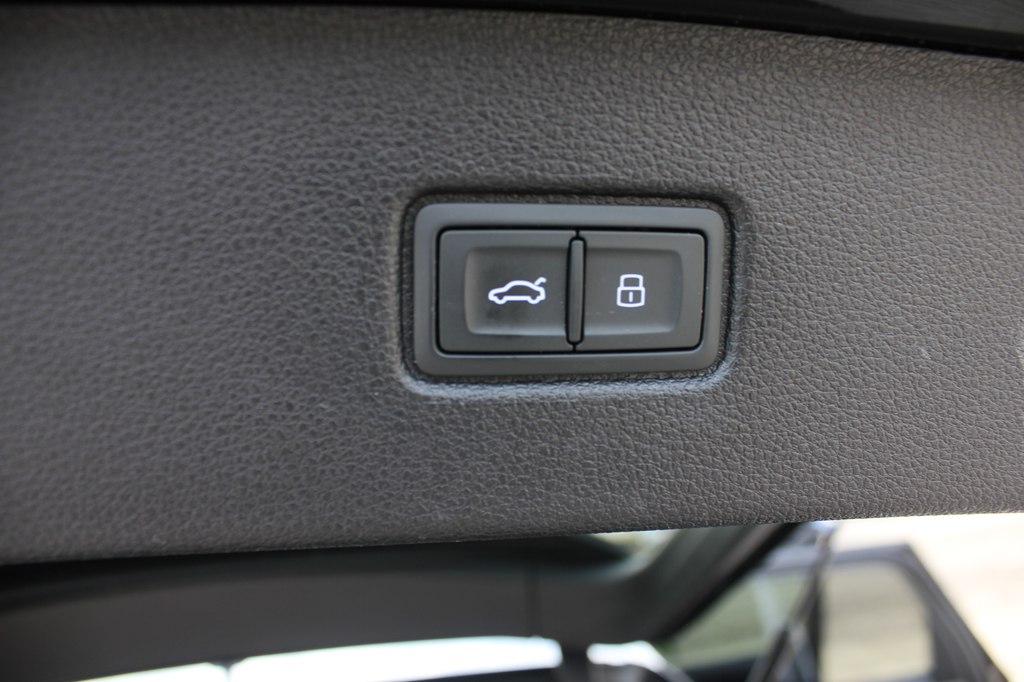 Photo 49 of this AUDI Q7