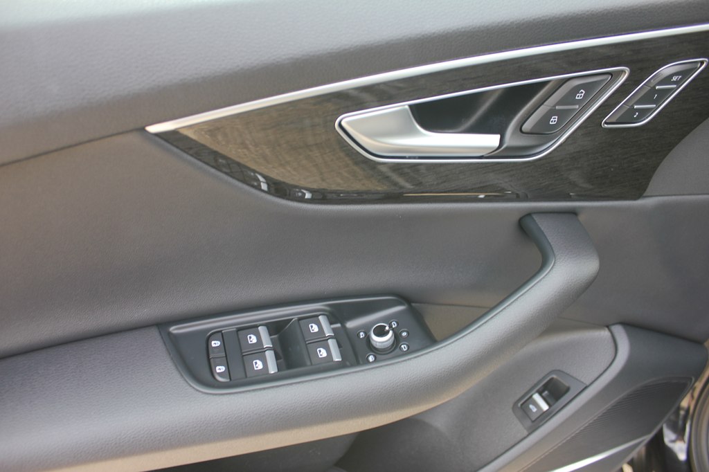 Photo 29 of this AUDI Q7