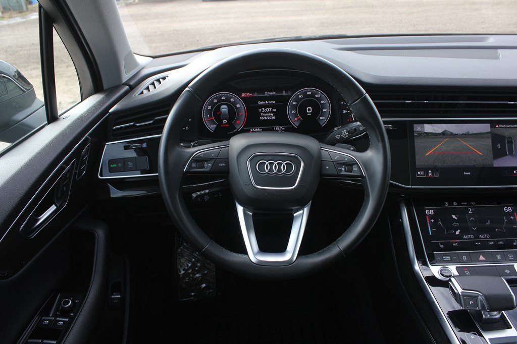 Photo 10 of this AUDI Q7