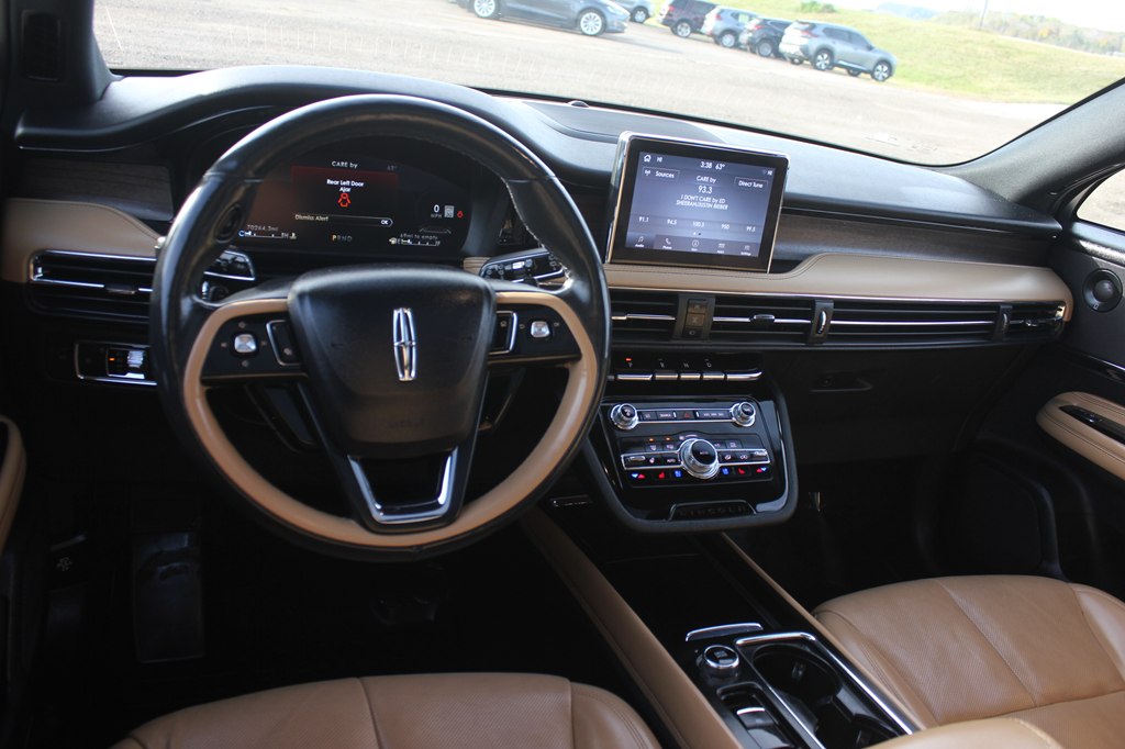 Photo 9 of this LINCOLN CORSAIR