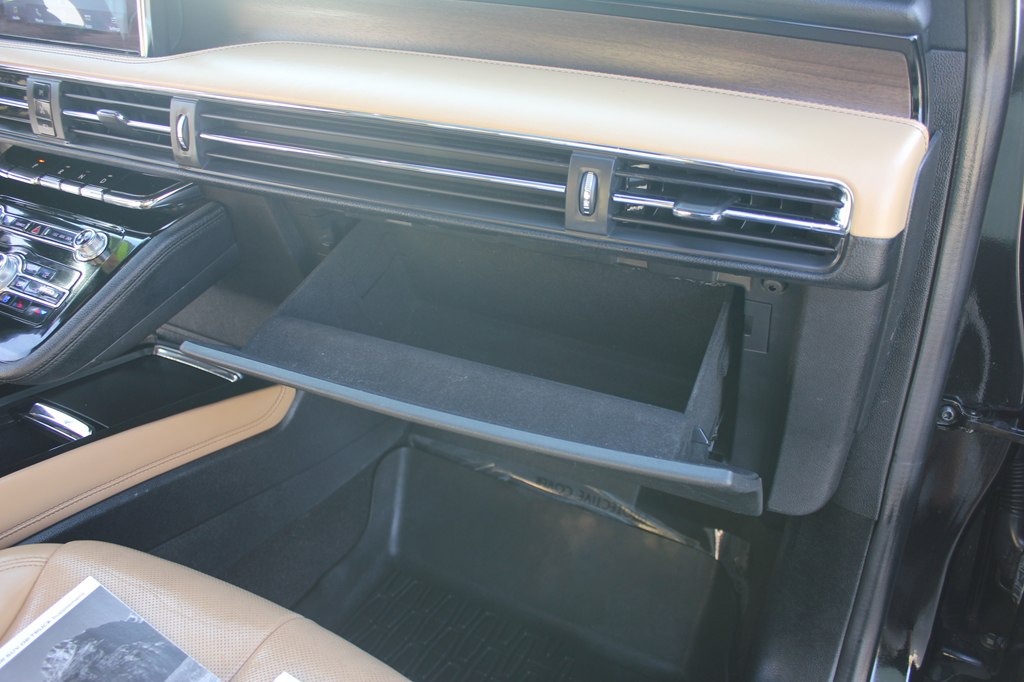 Photo 35 of this LINCOLN CORSAIR