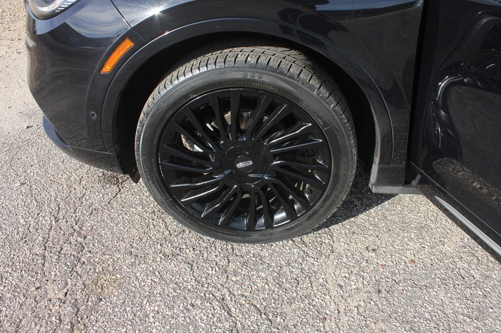 Photo 59 of this LINCOLN CORSAIR