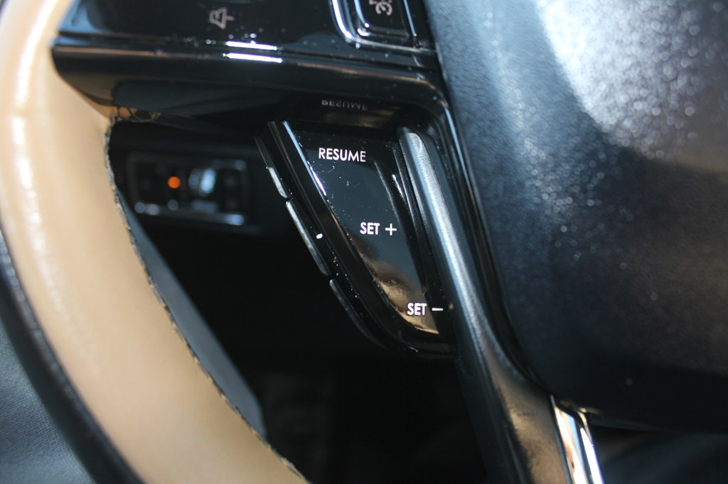 Photo 14 of this LINCOLN CORSAIR