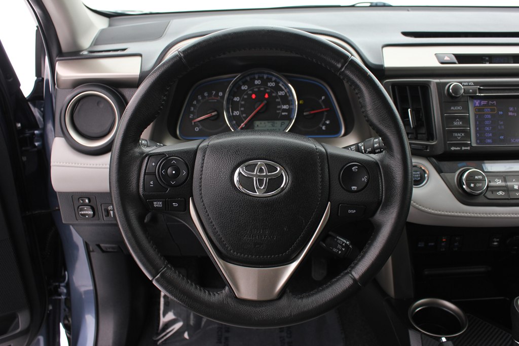 Photo 13 of this TOYOTA RAV4