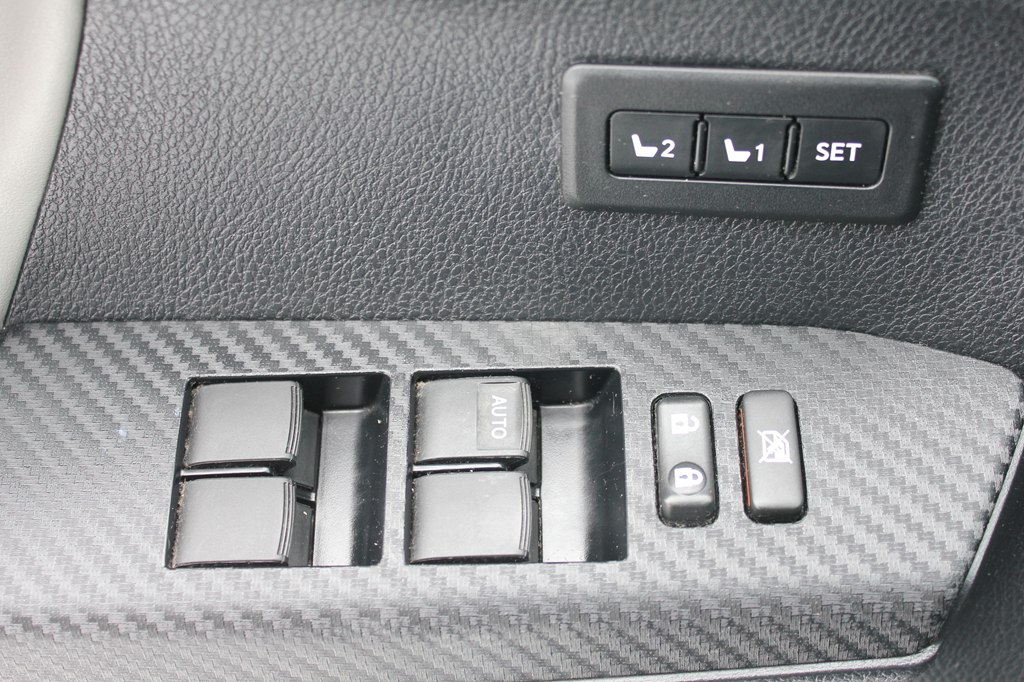 Photo 21 of this TOYOTA RAV4