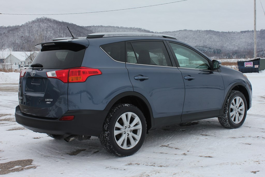 Photo 6 of this TOYOTA RAV4