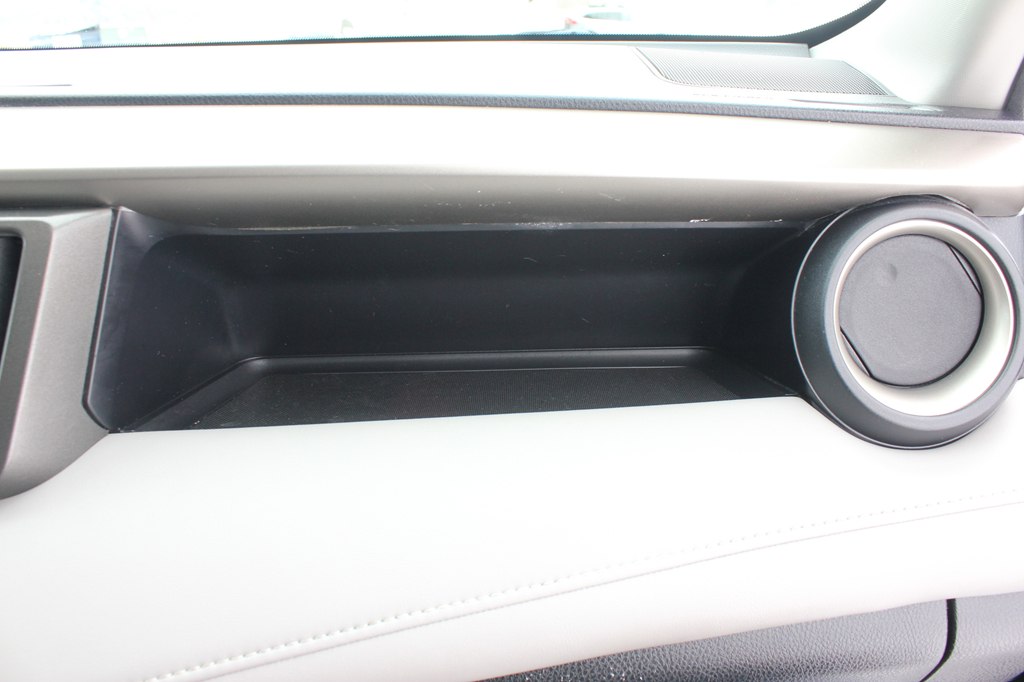Photo 36 of this TOYOTA RAV4