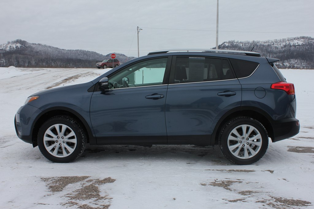 Photo 9 of this TOYOTA RAV4